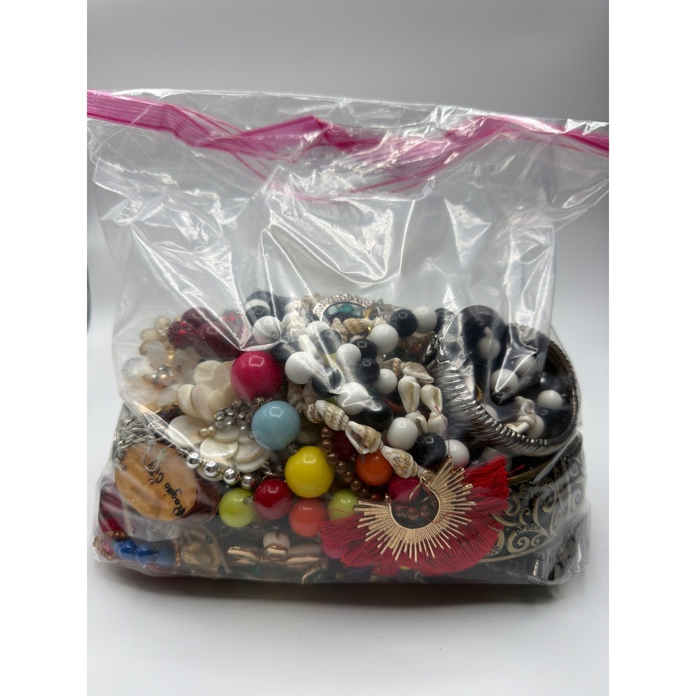 Bulk Costume Jewelry Lot 4.1 lbs Mixed Mystery Bag DIY Craft Junk Tangled - Picture 4 of 6